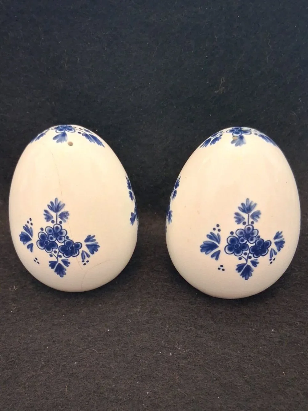 Vintage Delft Blue Hand Painted Egg-Shaped Salt and Pepper Shakers Windmill - Picture 3 of 10